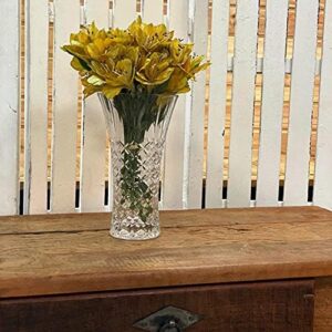 vaso decorativo de vidro e flor, em cima de um móvel aparador de madeira, Presentes de Dia das Mães Criativos e Baratos