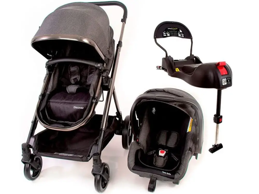 melhor carrinho de bebe 3 em 1. um carrinho cinza e preto, um bebe conforto preto e uma base para bebe conforto também em cor preta.